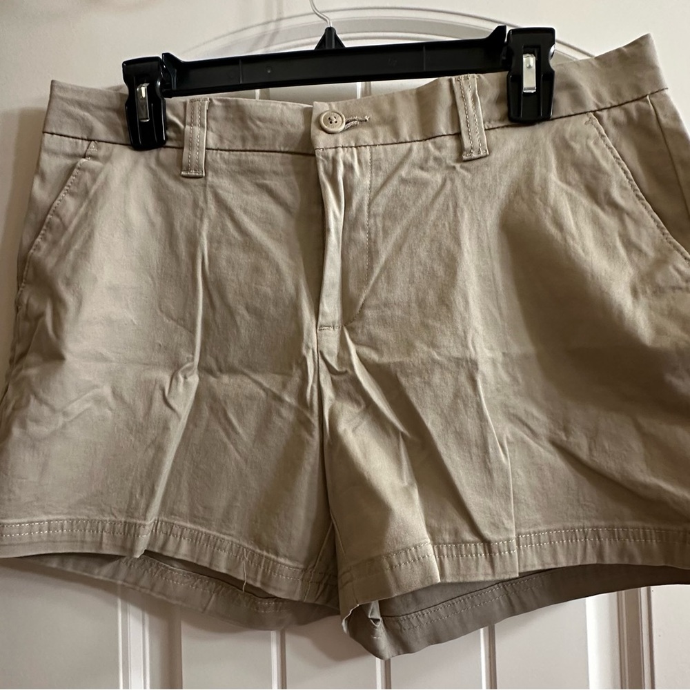 Magellan Outdoors Tan Women's 4” inseam